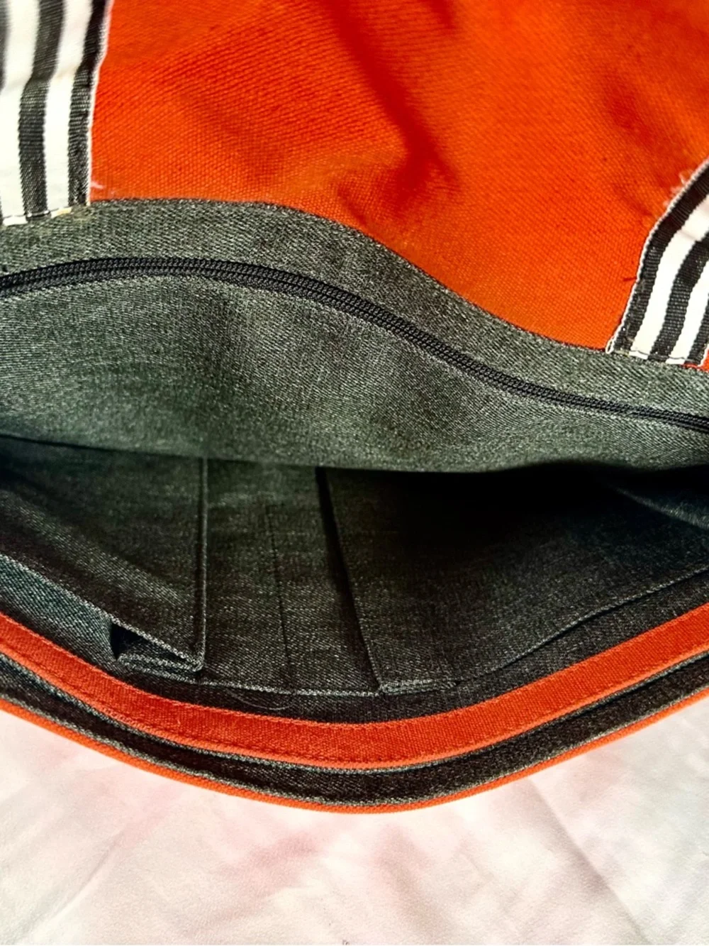 Kate Spade Orange Canvas Messenger/Laptop Bag Unisex - Picture 5 of 11